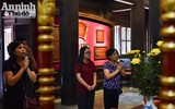Tấp nập đến Văn Miếu cầu may trước ngày thi THPT Quốc gia 2017